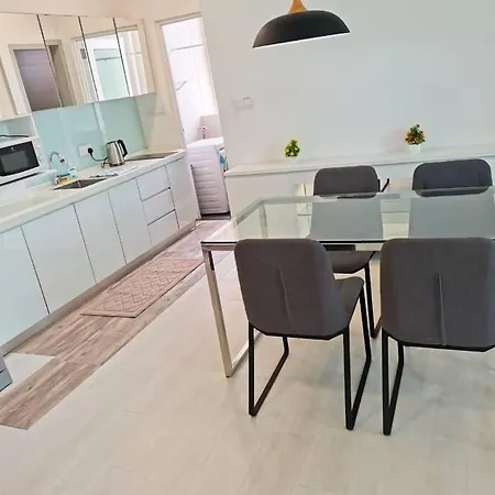 28Th 2Br1B Straits Garden Suites Georgetown Penang Jelutong Exterior photo
