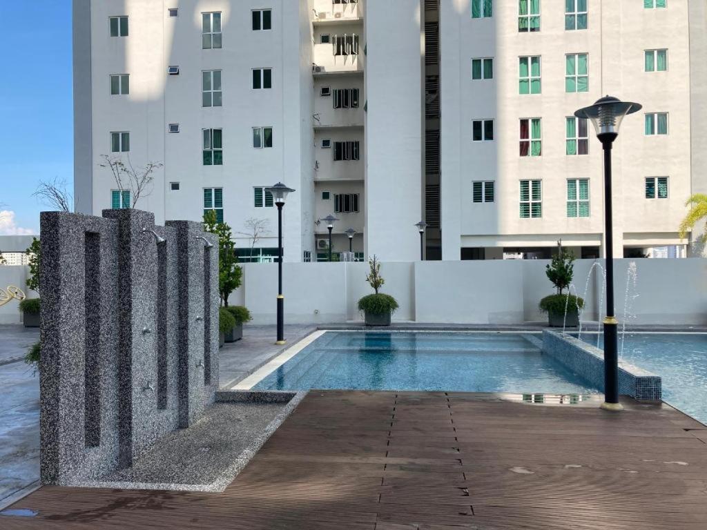 28th 2br1b Straits Garden Georgetown Penang *